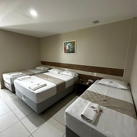 Onix Hotel Aeroporto Лауро де Фрейтас Екстериор снимка