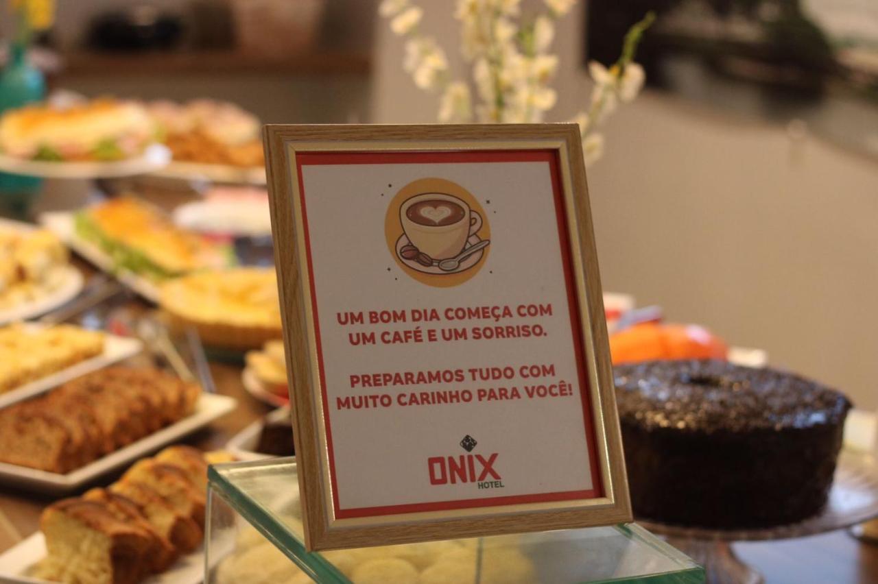 Onix Hotel Aeroporto Лауро де Фрейтас Екстериор снимка
