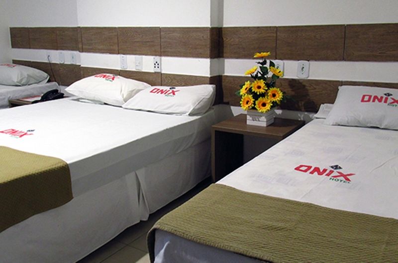 Onix Hotel Aeroporto Лауро де Фрейтас Екстериор снимка